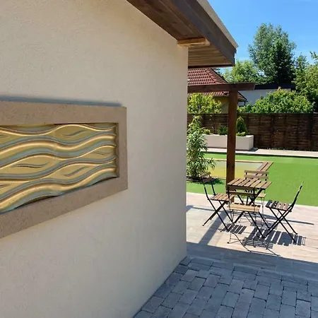 Silver Lounge בית הארחה